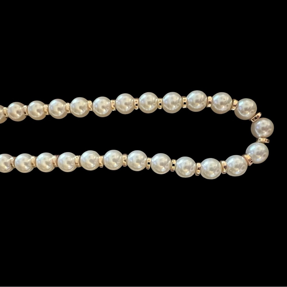 NWT~ Crown &Ivy pearl necklace with a 17” drop. - Picture 3 of 4